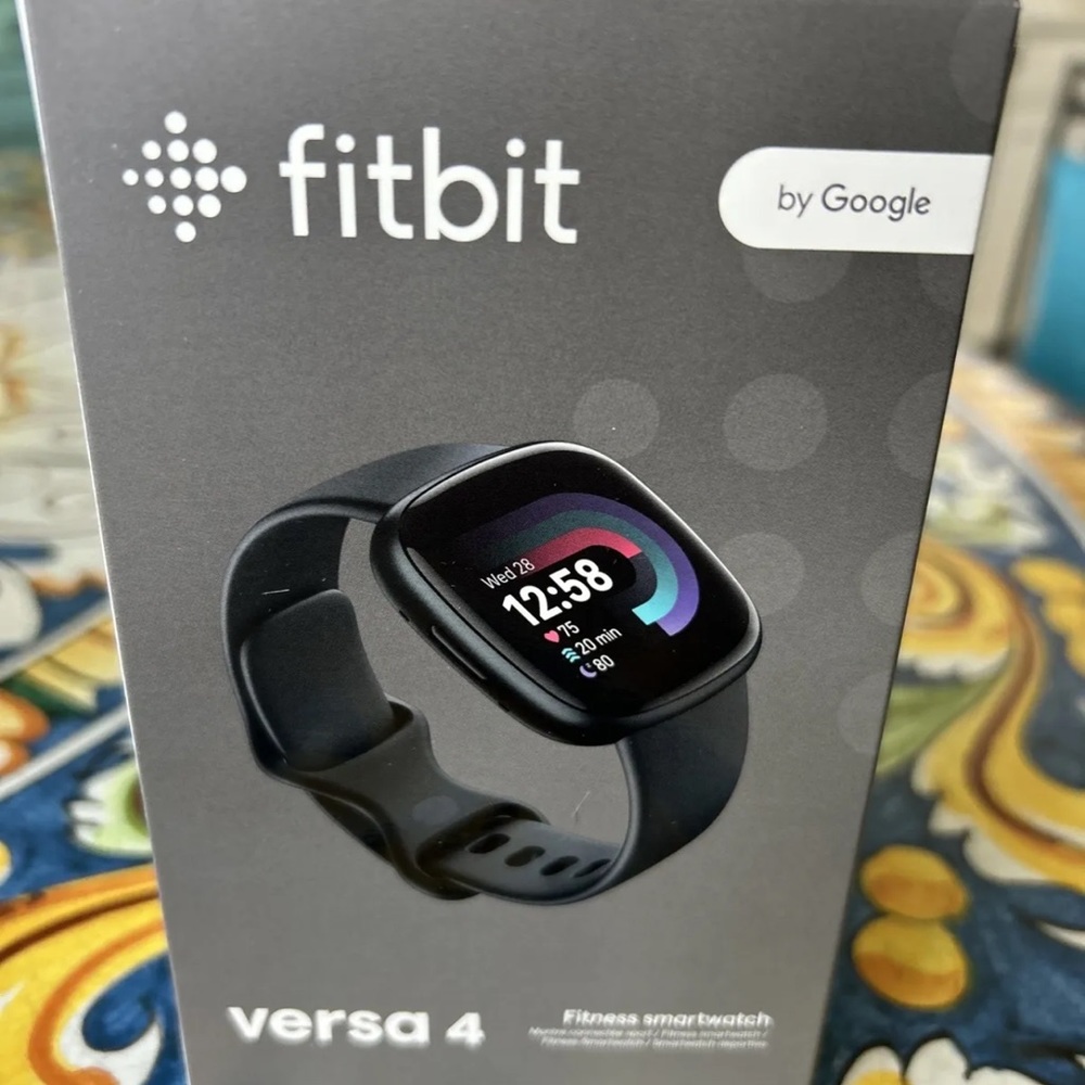 Fitbit Versa 4 New unopened